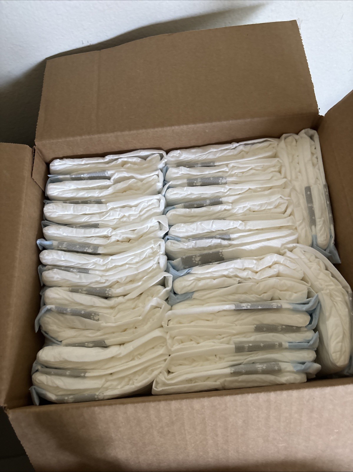 Paw Inspired Disposable Dog Training Pads / Puppy/Senior Pee Pads