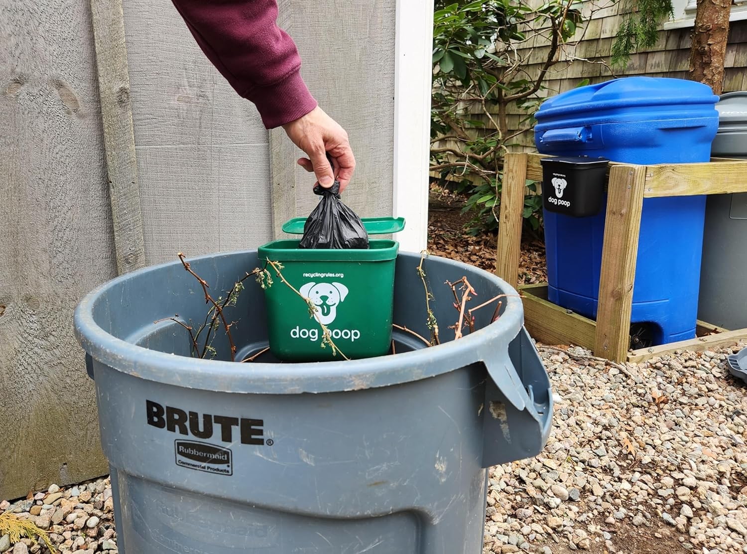 Small Hanging Wastebasket for Dog Poop in Green Qty 1 Green,