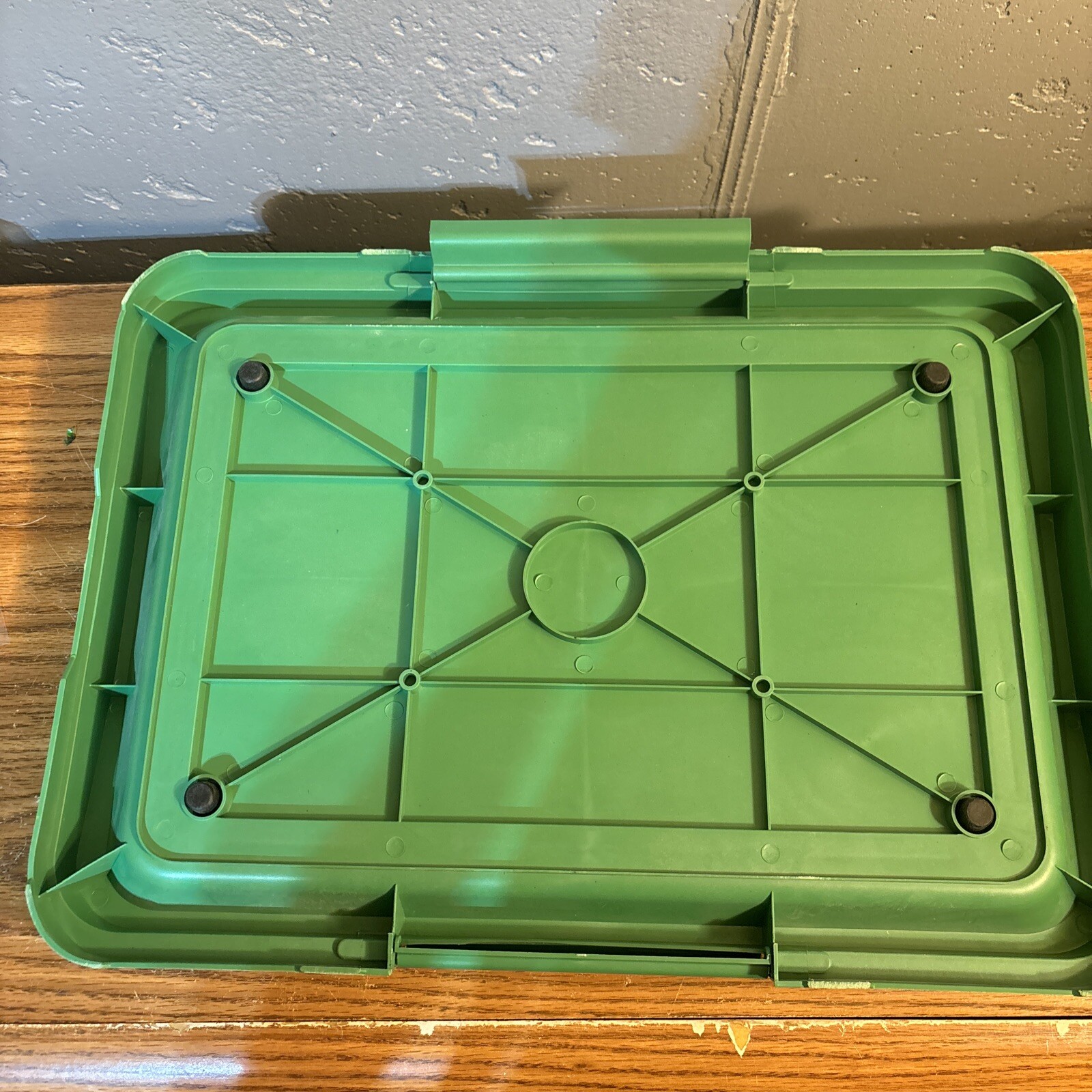 Puppy Toilet Training Tray W/ Grass – White/Green