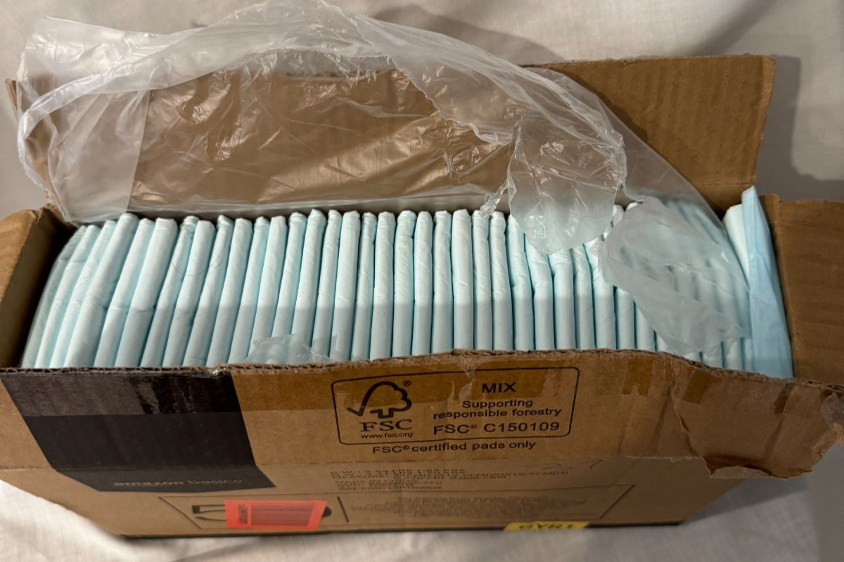 37 Pet Training Pads NEW (MG)
