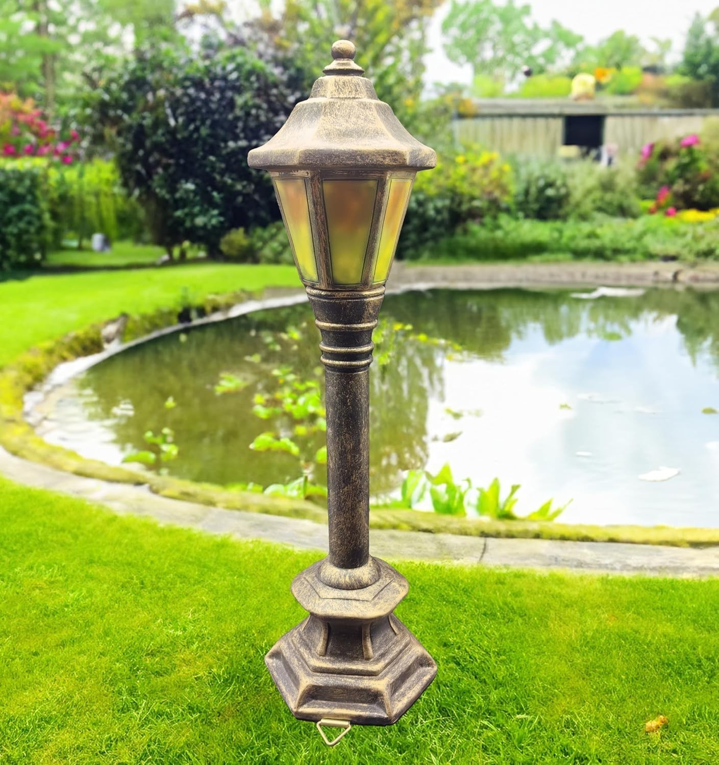 Charming Gold Dog Street Light Figurine – Ideal for Garden Decor and Training
