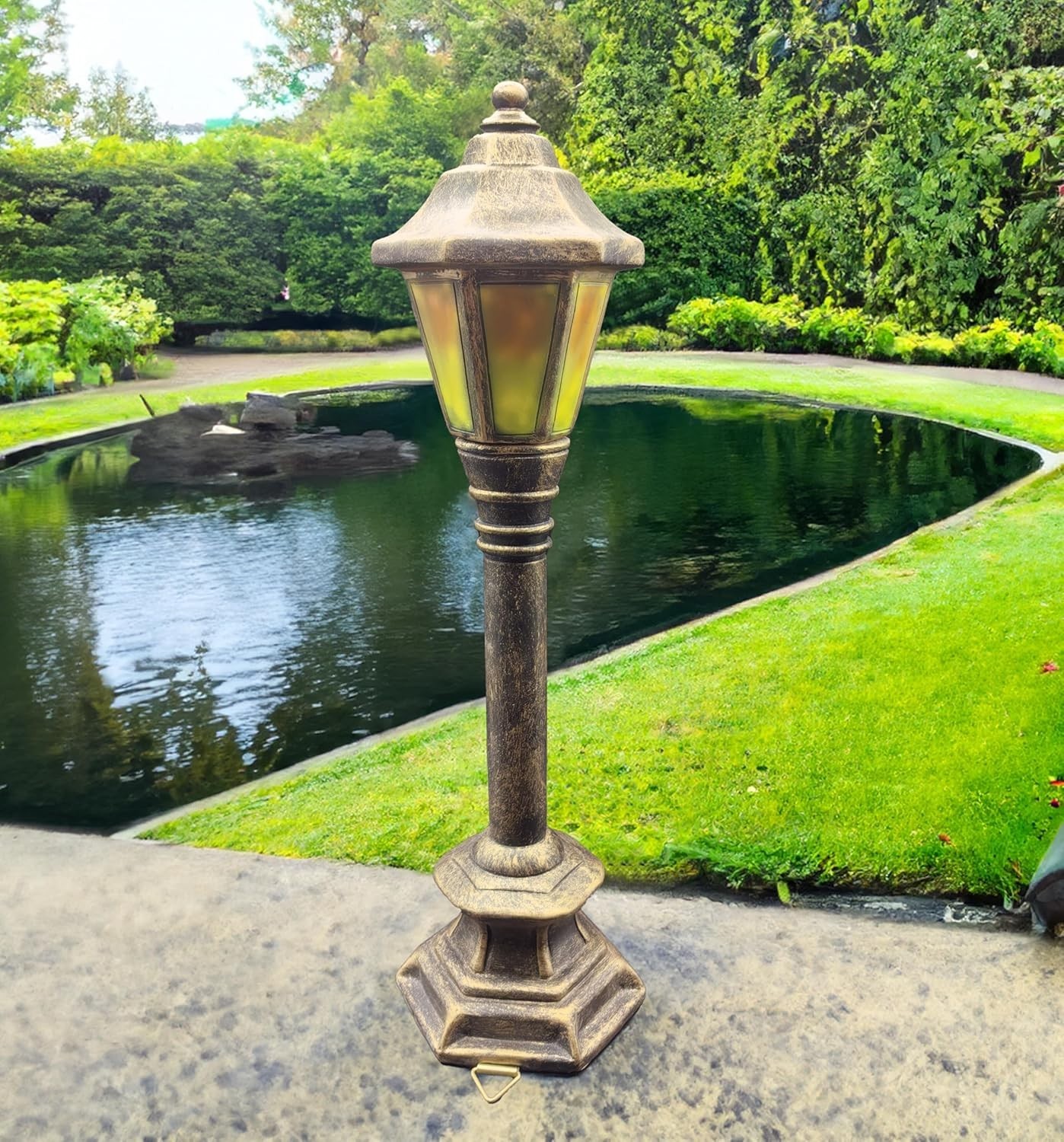 Charming Gold Dog Street Light Figurine – Ideal for Garden Decor and Training