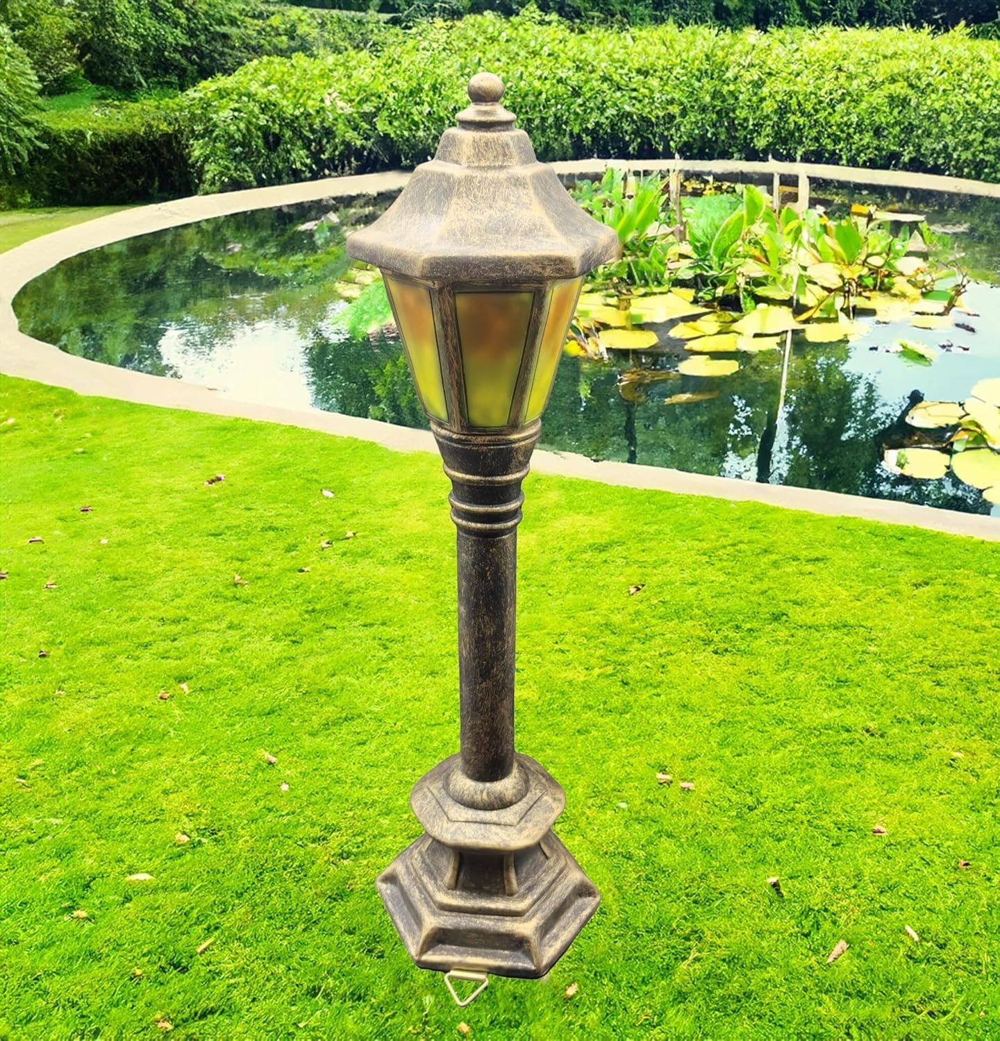 Charming Gold Dog Street Light Figurine – Ideal for Garden Decor and Training
