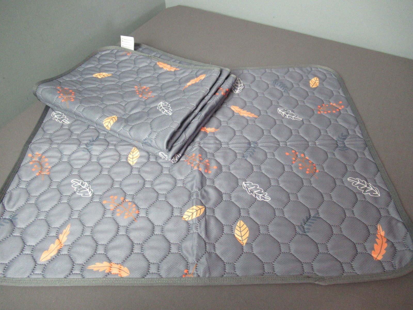 3 New Sunheir Washable Pee Pads – Grey Orange White – 18″ x 24″ – Poly – b6 ck