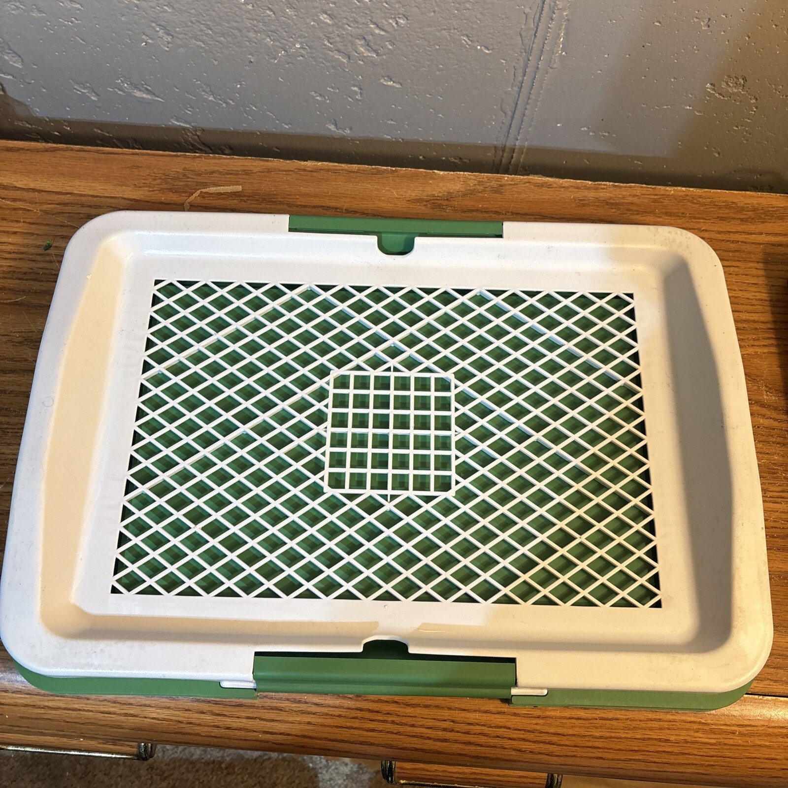 Puppy Toilet Training Tray W/ Grass – White/Green