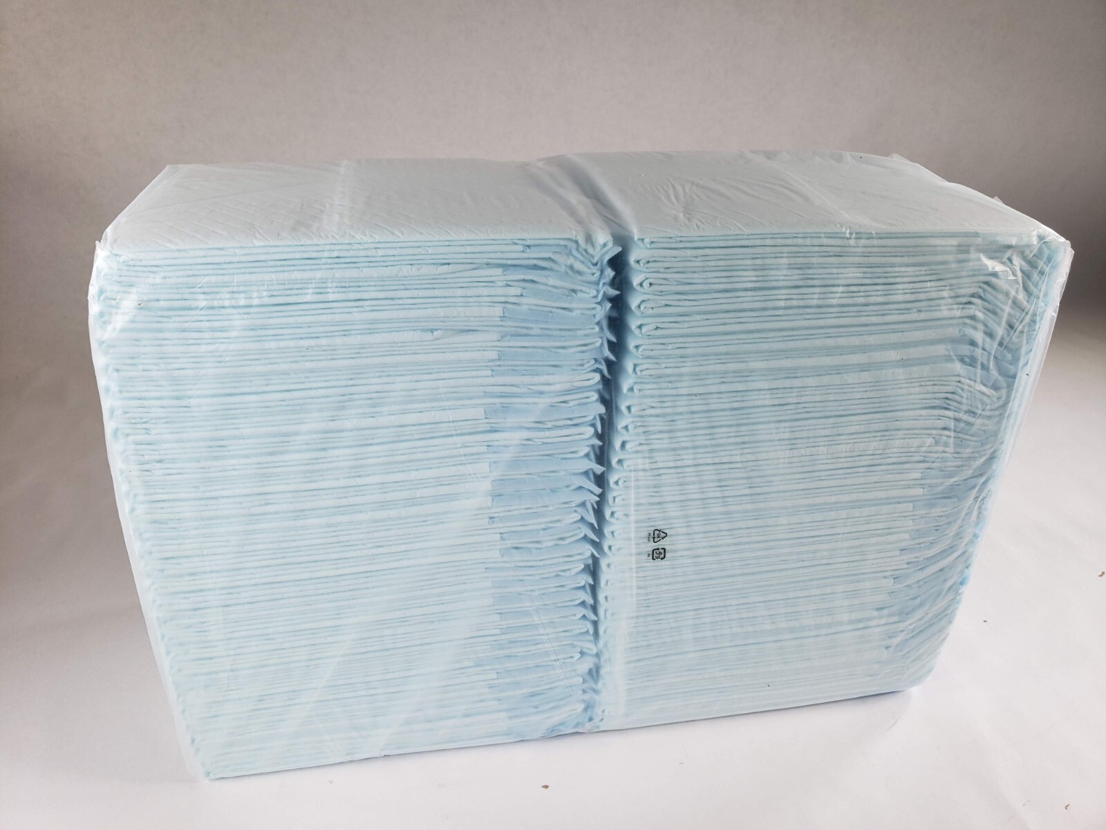 Amazon Basics Dog and Puppy Pee Pads X-Large, 28 x 34 Inch – Pack of 60