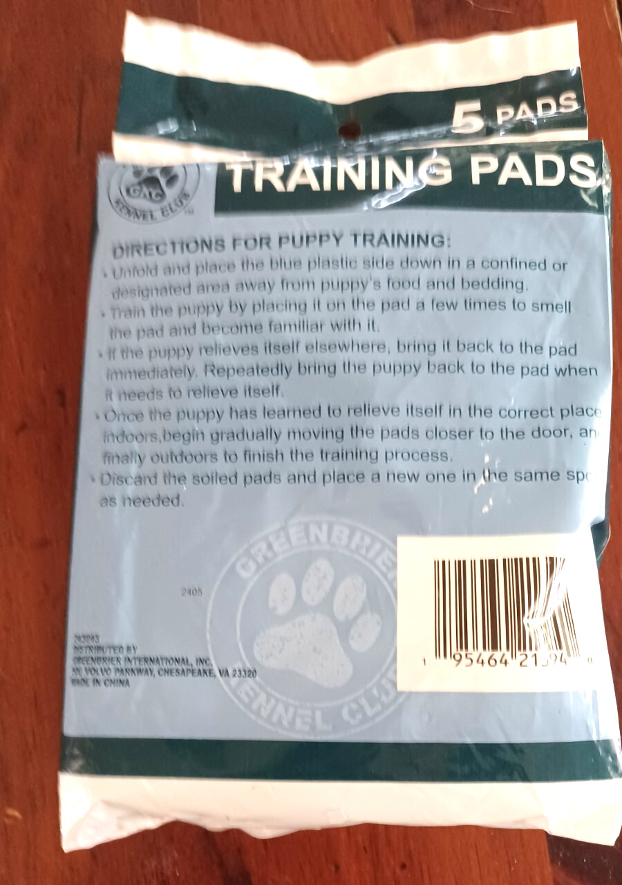 GKC Training Pads. 5 Pads In The Pack. 22inX22in. For Smaller Dog/puppy SEALED