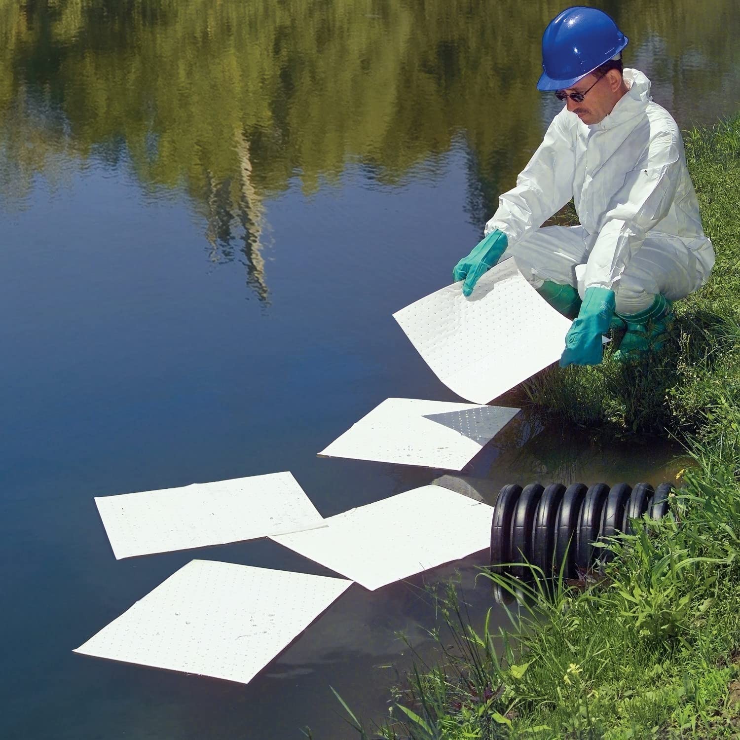 White Oil Absorbent Pads Floating Mat in Dispenser Box Highly Absorbent Durable